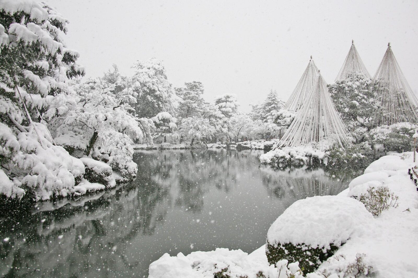雪の金沢　兼六園